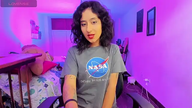 atenea dragon   online show from September 12, 9:25 pm