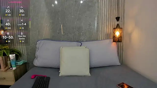 Lucia Guzman1 online show from October 11, 7:26 pm