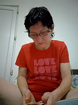 Snapshot of Vera_Elle chatting on December 16, 1:54 am Vera Elle online show from December 16, 1:54 am