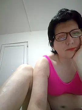 Vera Elle online show from May 4, 6:44 pm