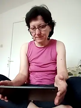 Snapshot of Vera_Elle chatting on December 22, 8:25 am Vera Elle online show from December 22, 8:25 am