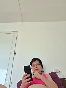 Snapshot of Vera_Elle chatting on February 3, 7:35 am Vera Elle online show from February 3, 7:35 am