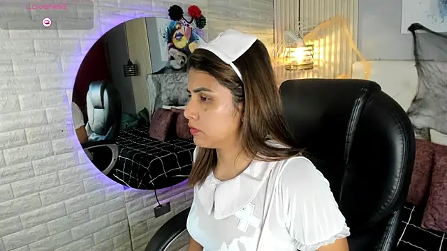 scarletbaker  online show from October 22, 1:32 pm