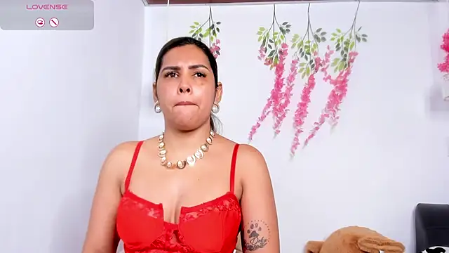 scarletbaker  online show from May 22, 10:57 am