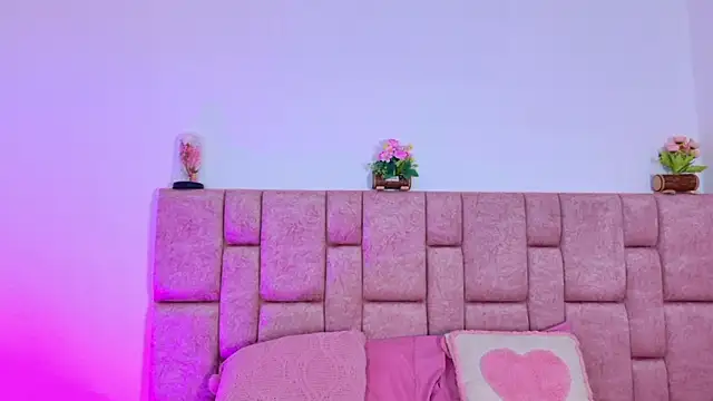 Snapshot of ScarlettLuxe chatting on November 27, 12:49 pm ScarlettLuxe online show from November 27, 12:49 pm