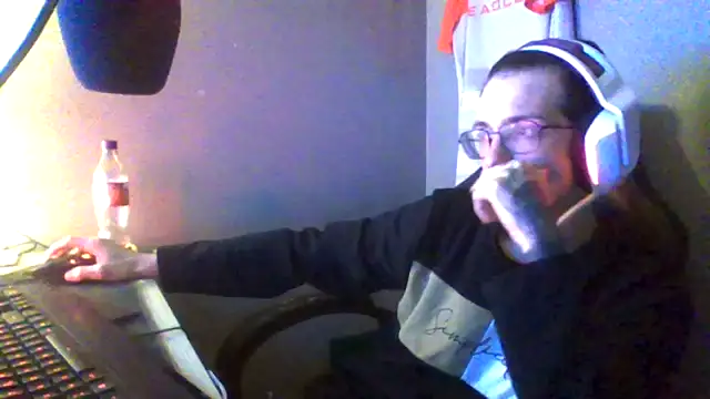 Snapshot of Dikklauss chatting on October 13, 6:20 pm Dikklauss online show from October 13, 6:20 pm