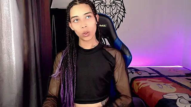 Snapshot of Sweet-Cris chatting on November 13, 7:29 pm Sweet-Cris online show from November 13, 7:29 pm