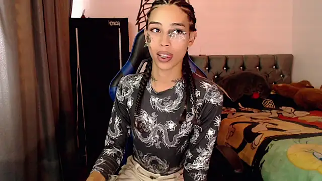 Snapshot of Sweet-Cris chatting on October 24, 7:24 pm Sweet-Cris online show from October 24, 7:24 pm