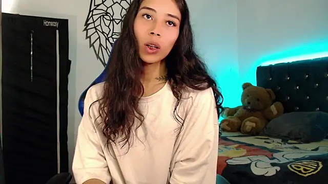 Snapshot of Sweet-Cris chatting on November 6, 5:28 pm Sweet-Cris online show from November 6, 5:28 pm