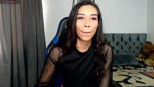 Snapshot of Sweet-Cris chatting on December 16, 7:07 pm Sweet-Cris online show from December 16, 7:07 pm