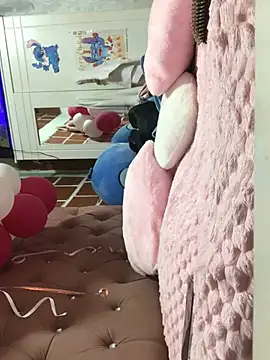 Rachellcooperrr online show from February 11, 12:32 am