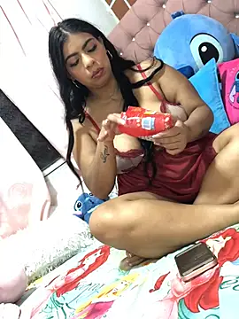 Rachellcooperrr online show from January 14, 2:15 am