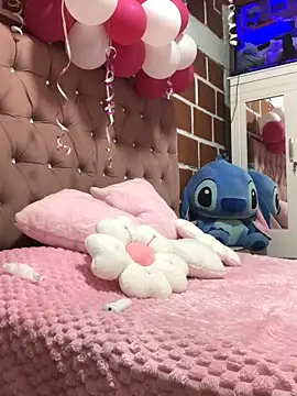 Rachellcooperrr online show from February 6, 11:45 pm