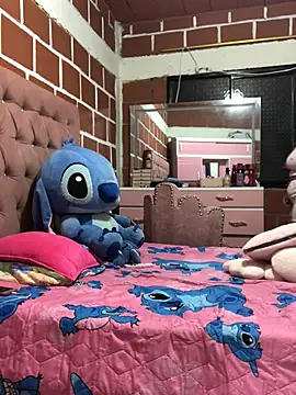 Rachellcooperrr online show from May 13, 2:29 am