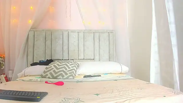 Rachellcooperrr online show from November 7, 10:42 am