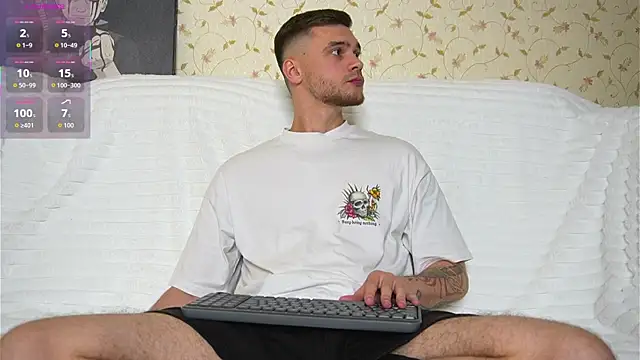 Snapshot of johnstoneisland chatting on June 13, 6:50 pm johnstoneisland online show from June 13, 6:50 pm