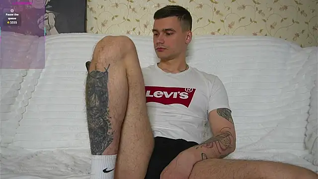 johnstoneisland online show from April 19, 8:04 am