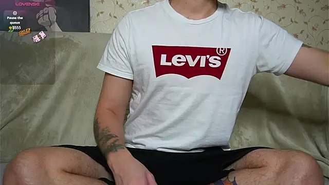 johnstoneisland online show from December 1, 10:05 am