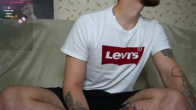 johnstoneisland online show from December 4, 9:36 pm