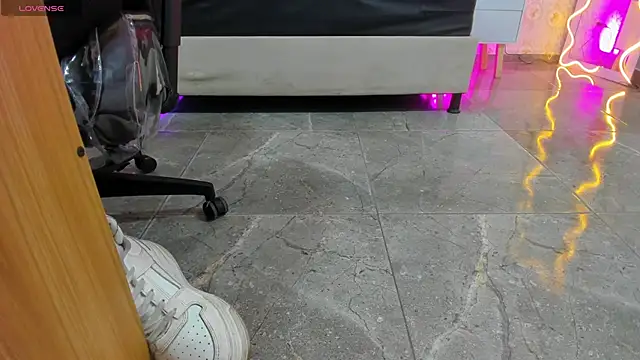 BLUE TAY1 online show from October 25, 11:42 am