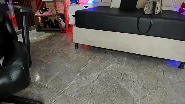 BLUE TAY1 online show from February 18, 12:12 pm