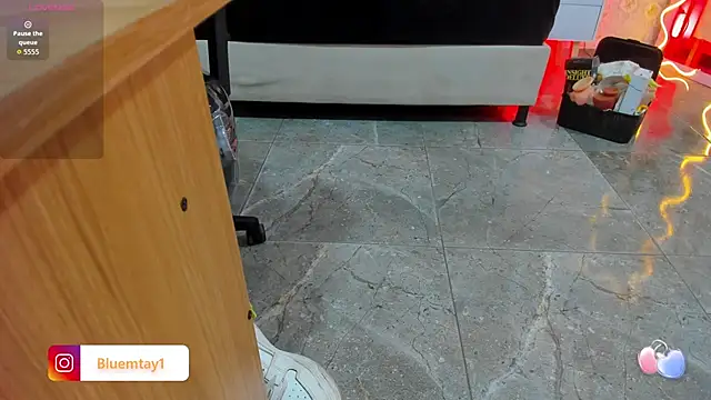 BLUE TAY1 online show from October 18, 11:56 am