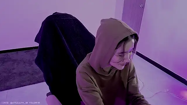 LilithCary online show from January 7, 9:42 pm