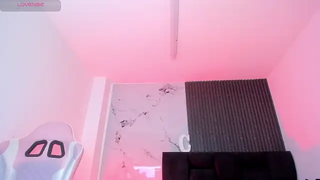 chloesagee online show from May 22, 10:52 pm