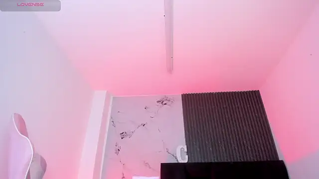 chloesagee online show from May 15, 11:47 pm