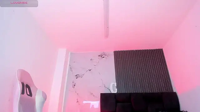 chloesagee online show from May 15, 10:52 pm