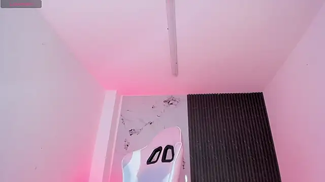 chloesagee online show from February 10, 9:47 pm