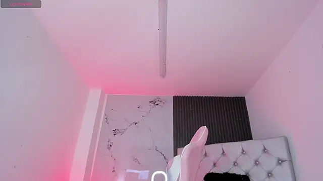 chloesagee online show from February 4, 9:43 pm