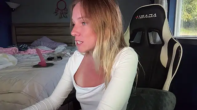 ajmiller25 online show from April 10, 2:07 am