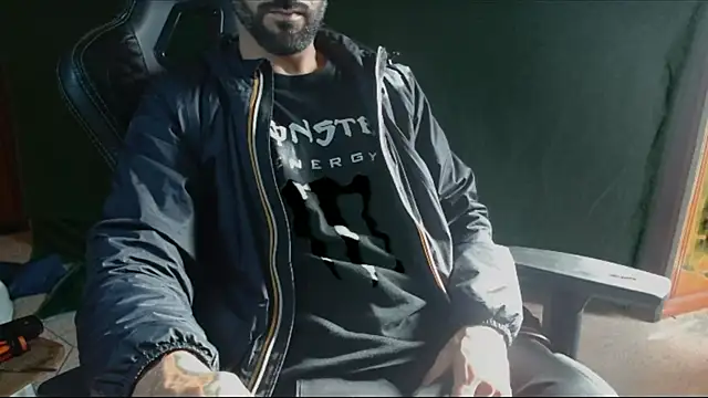 JUSTFORRICH online show from April 2, 4:46 pm