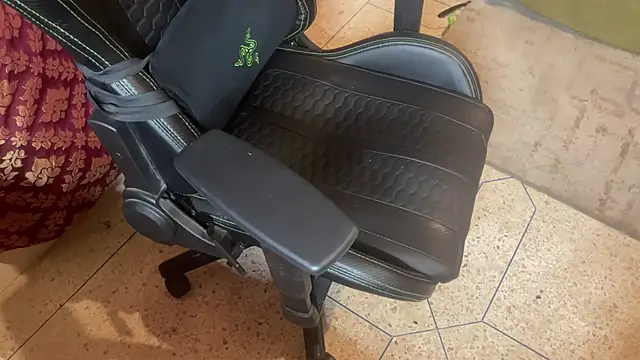 JUSTFORRICH online show from November 6, 2:37 am