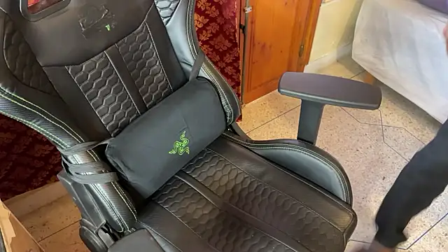 JUSTFORRICH online show from October 24, 2:27 pm