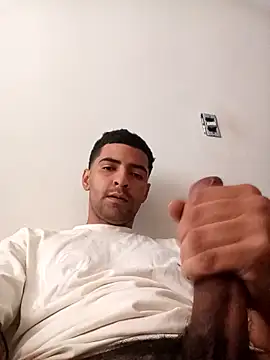 johan77esteban online show from December 21, 7:26 pm