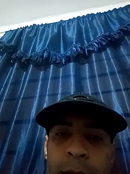 johan77esteban online show from October 28, 8:41 pm