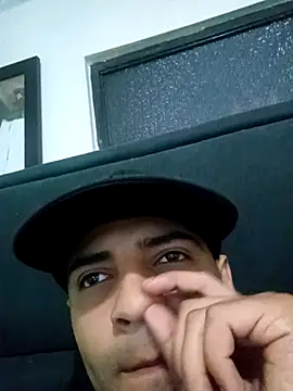 johan77esteban online show from March 18, 3:46 pm