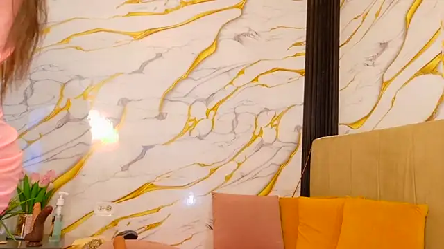 PerlaZultana online show from March 13, 8:25 pm