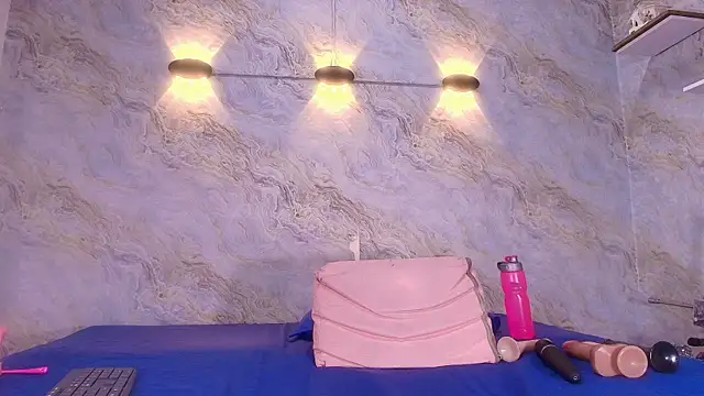 Snapshot of carol_juicyy chatting on November 7, 7:18 pm carol juicyy online show from November 7, 7:18 pm