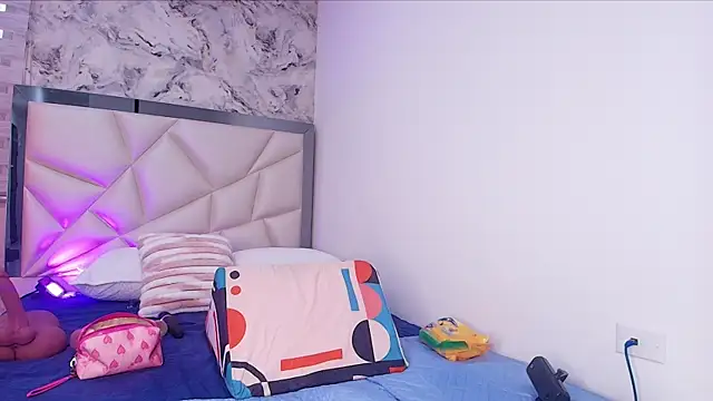 Snapshot of carol_juicyy chatting on November 23, 7:24 pm carol juicyy online show from November 23, 7:24 pm