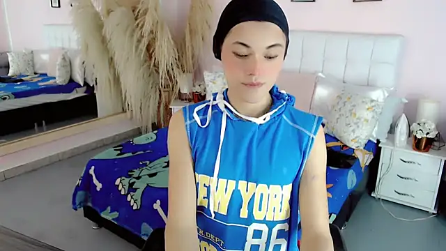 nathalialoes1 online show from November 26, 10:10 pm