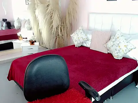 nathalialoes1 online show from November 19, 6:52 pm