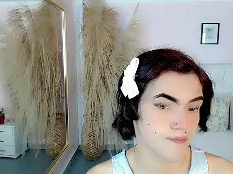 nathalialoes1 online show from October 30, 7:00 pm