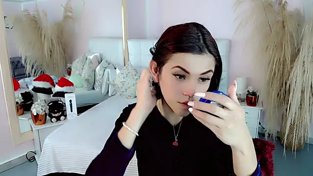 nathalialoes1 online show from December 16, 5:33 am