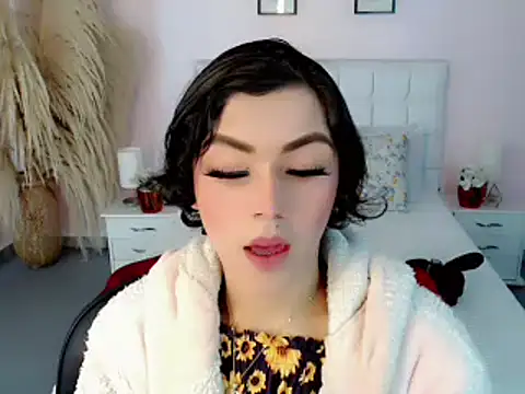 nathalialoes1 online show from October 14, 7:25 pm