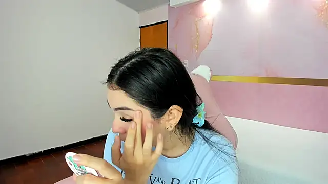 milk candy18 online show from November 6, 10:52 am