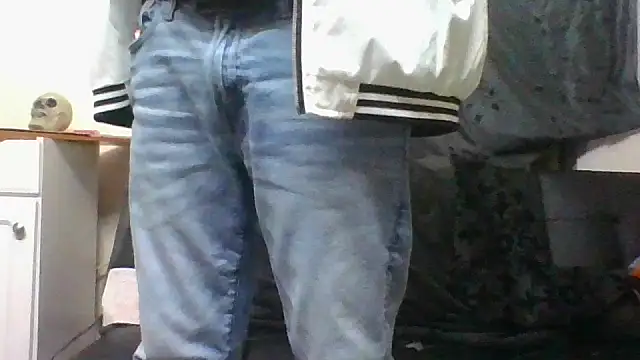 jarjar83 online show from November 1, 5:36 am