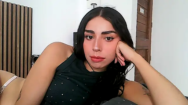 sweetbrunette22 online show from March 25, 8:08 pm